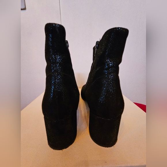 Perfect Amalfi by Rangoni Rima Black Leather Shimmering Booties Ankle Boots 9 - Picture 2 of 7